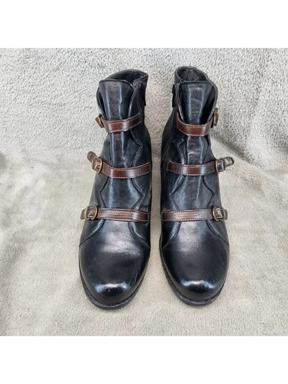 Eric Michael Shoes Womens SIze 8.5 Lena Black Leather Wedge Ankle Boots *Read*